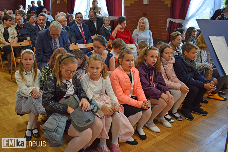 Uroczystości nadania imienia malczyckiej szkole