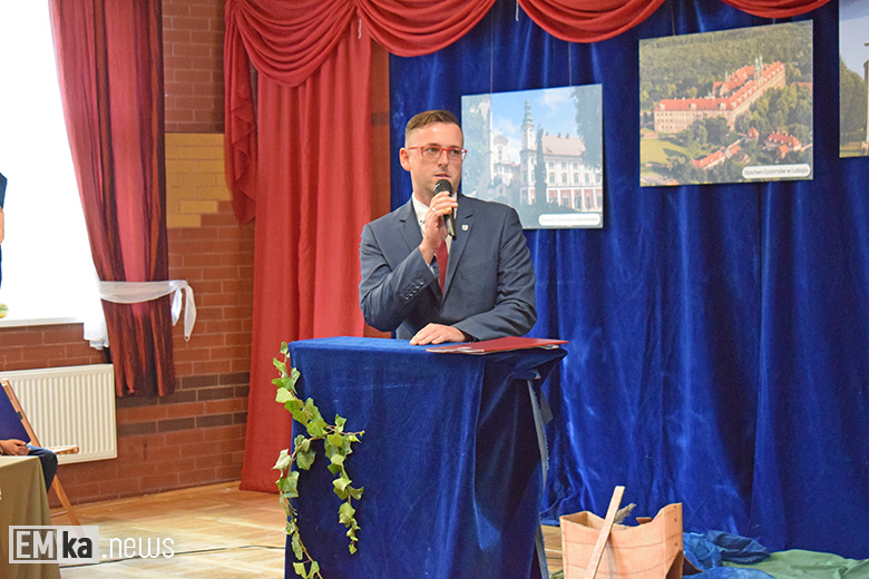 Uroczystości nadania imienia malczyckiej szkole