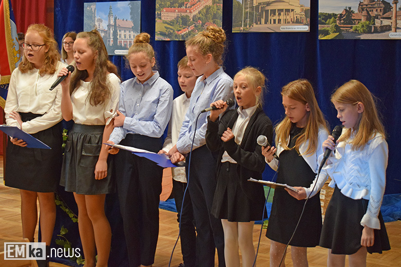 Uroczystości nadania imienia malczyckiej szkole