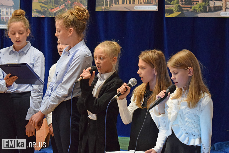 Uroczystości nadania imienia malczyckiej szkole