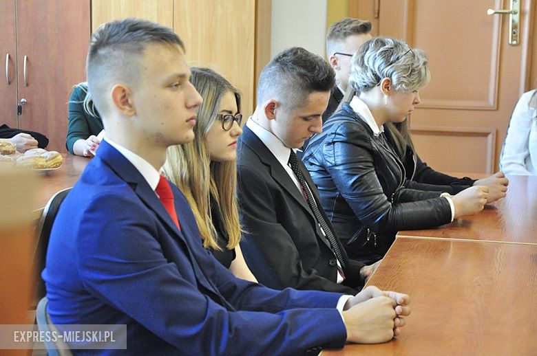 Wręczenie stypendiów w starostwie powiatowym