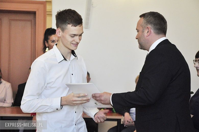 Wręczenie stypendiów w starostwie powiatowym