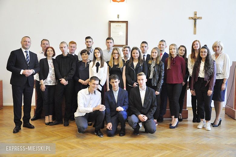 Wręczenie stypendiów w starostwie powiatowym