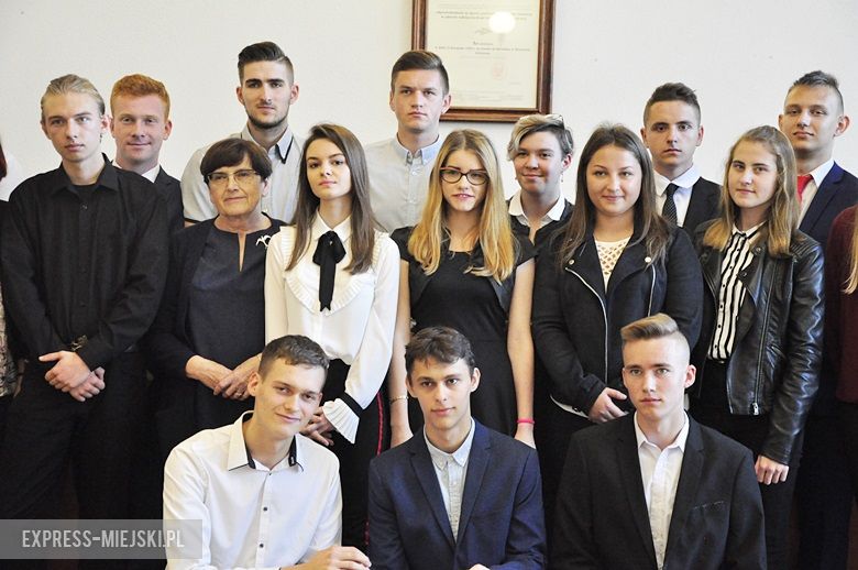 Wręczenie stypendiów w starostwie powiatowym