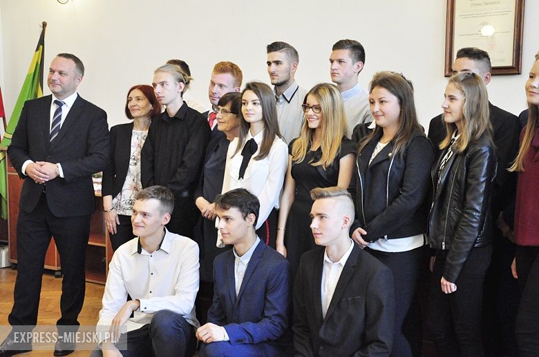 Wręczenie stypendiów w starostwie powiatowym