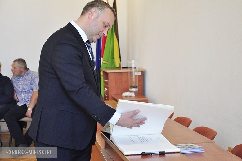 Wręczenie stypendiów w starostwie powiatowym