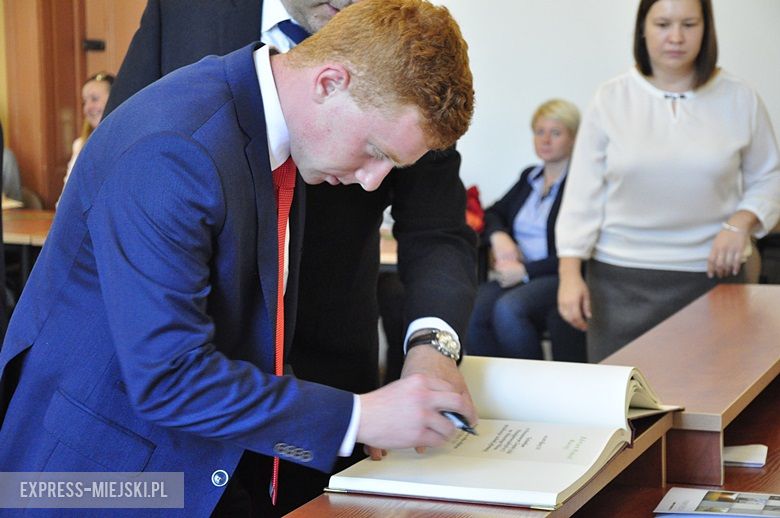 Wręczenie stypendiów w starostwie powiatowym