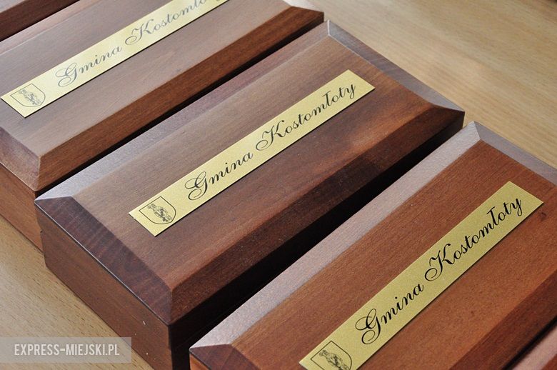 Sesja w Kostomłotach i podziękowanie dla radnych