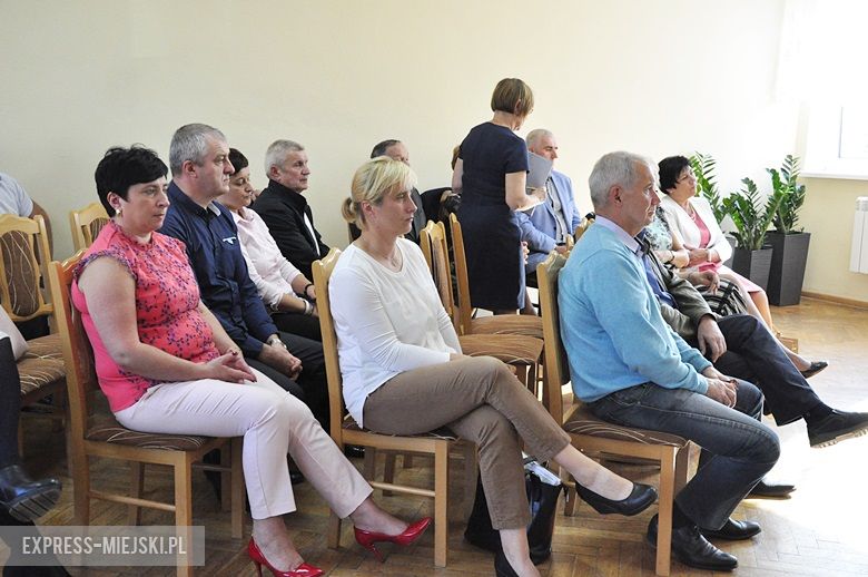 Sesja w Kostomłotach i podziękowanie dla radnych