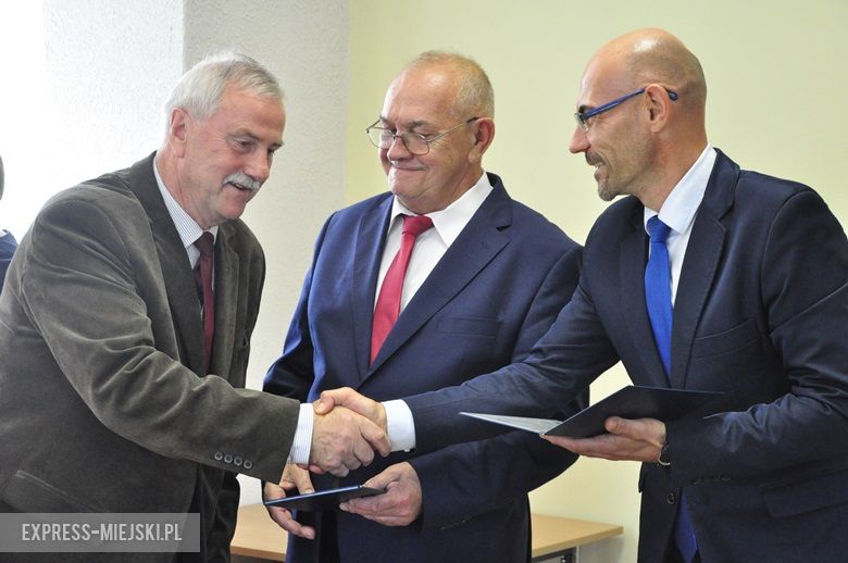 Sesja w Kostomłotach i podziękowanie dla radnych