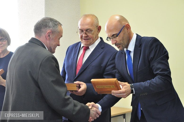 Sesja w Kostomłotach i podziękowanie dla radnych