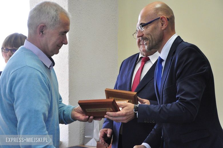 Sesja w Kostomłotach i podziękowanie dla radnych