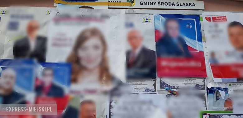 Tablice ogłoszeniowe w Środzie Sląskiej