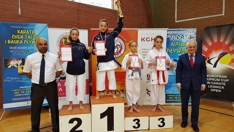 Młodzi karatecy na turnieju w Legnicy zdobyli 11 medali