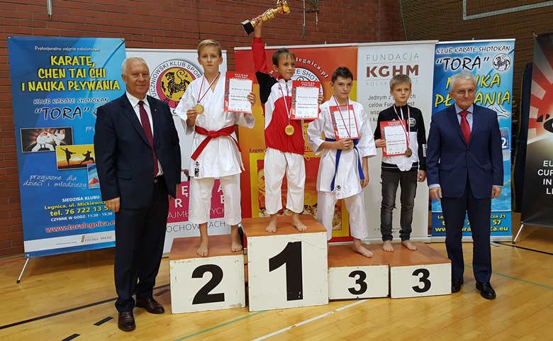 Młodzi karatecy na turnieju w Legnicy zdobyli 11 medali