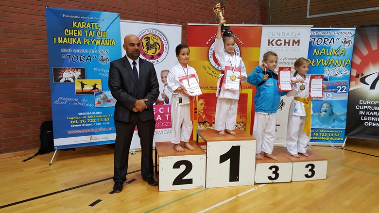 Młodzi karatecy na turnieju w Legnicy zdobyli 11 medali