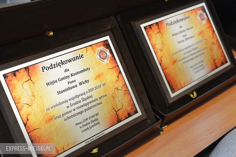 Wręczenie podziękowań wójtom i skarbnikowi