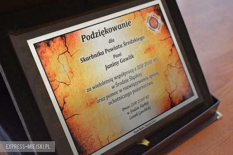 Wręczenie podziękowań wójtom i skarbnikowi