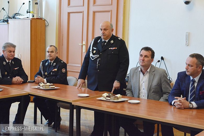 Wręczenie podziękowań wójtom i skarbnikowi