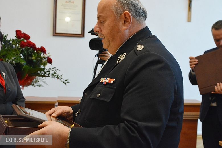 Wręczenie podziękowań wójtom i skarbnikowi