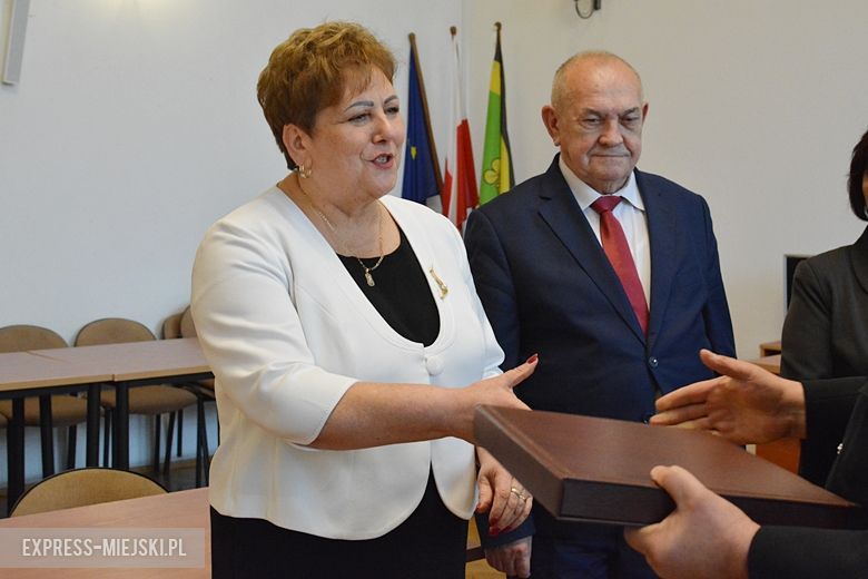 Wręczenie podziękowań wójtom i skarbnikowi