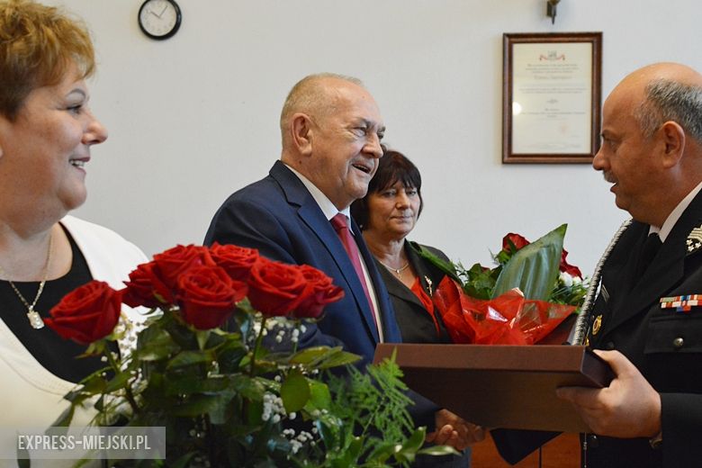 Wręczenie podziękowań wójtom i skarbnikowi