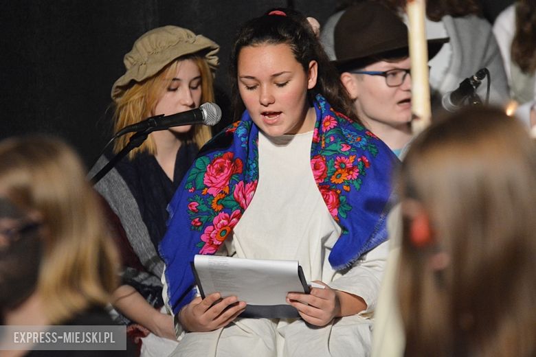 Młodzież przygotowała spektakl "Dziady"