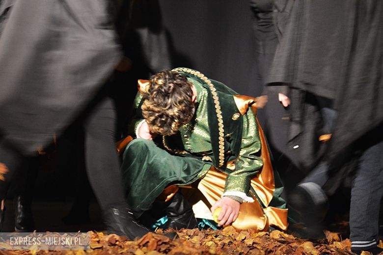 Młodzież przygotowała spektakl "Dziady"