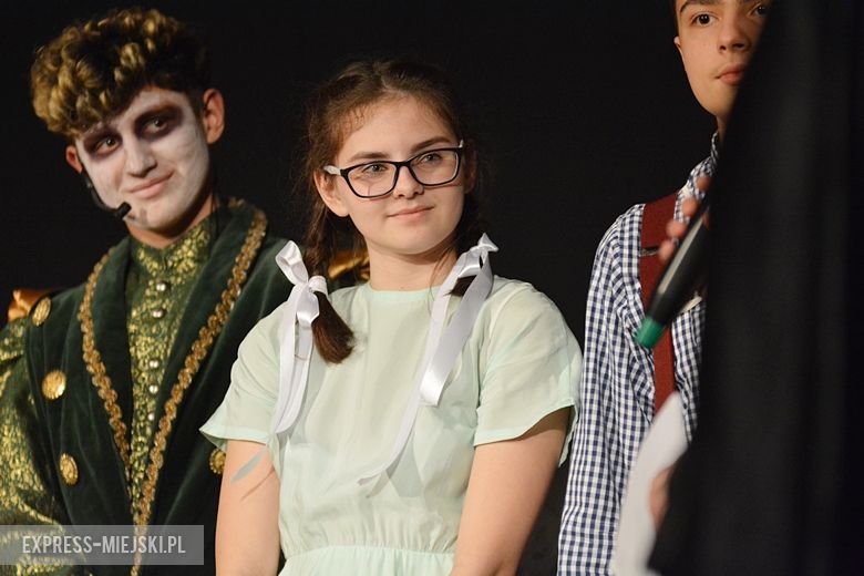 Młodzież przygotowała spektakl "Dziady"