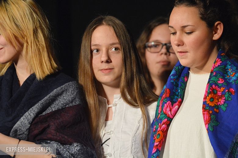 Młodzież przygotowała spektakl "Dziady"