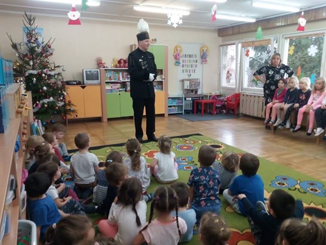 Dzieci w święto Barbórki odwiedził górnik