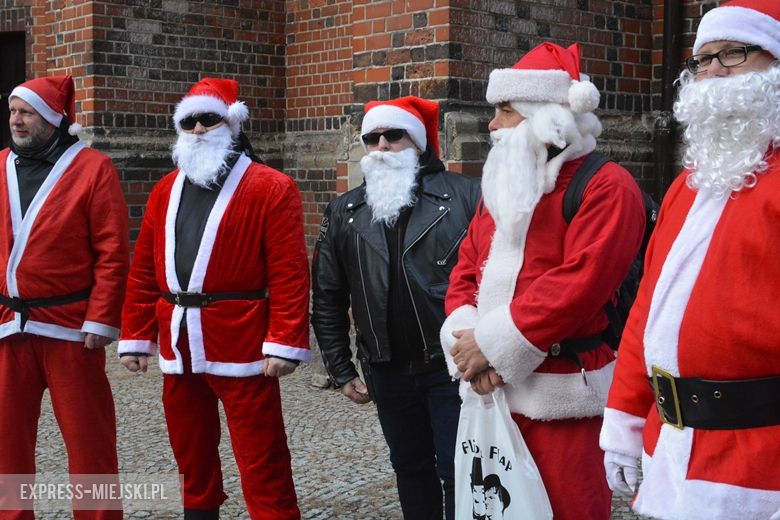 Motocykliści rozdawali dziś słodkości mieszkańcom