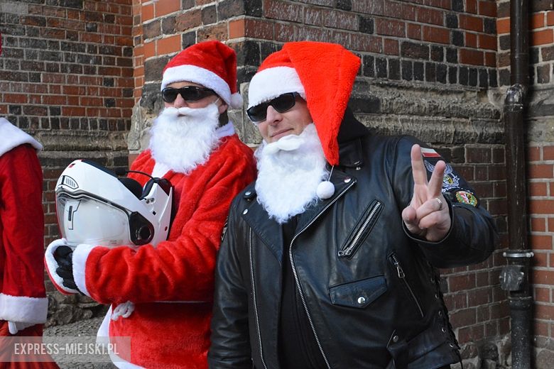 Motocykliści rozdawali dziś słodkości mieszkańcom