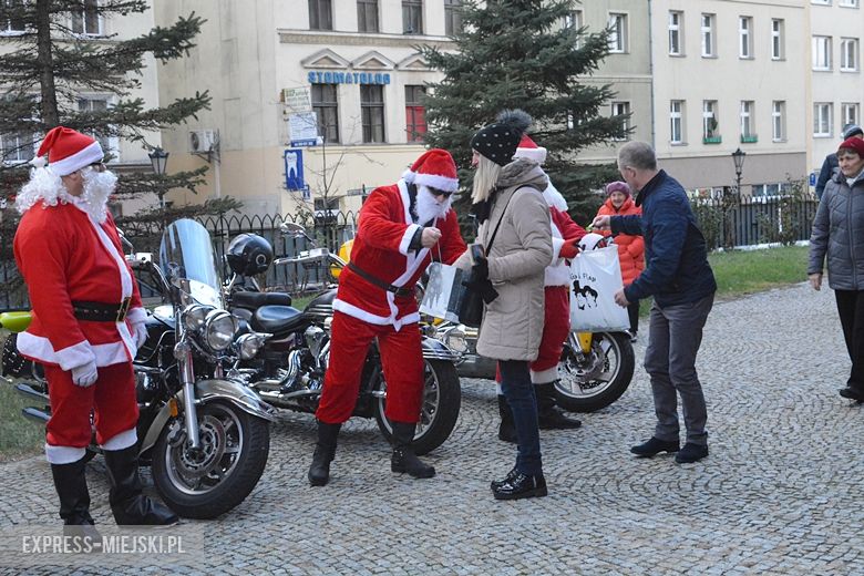 Motocykliści rozdawali dziś słodkości mieszkańcom