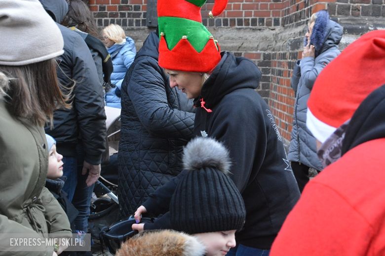 Motocykliści rozdawali dziś słodkości mieszkańcom