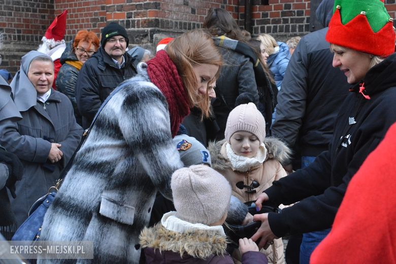 Motocykliści rozdawali dziś słodkości mieszkańcom