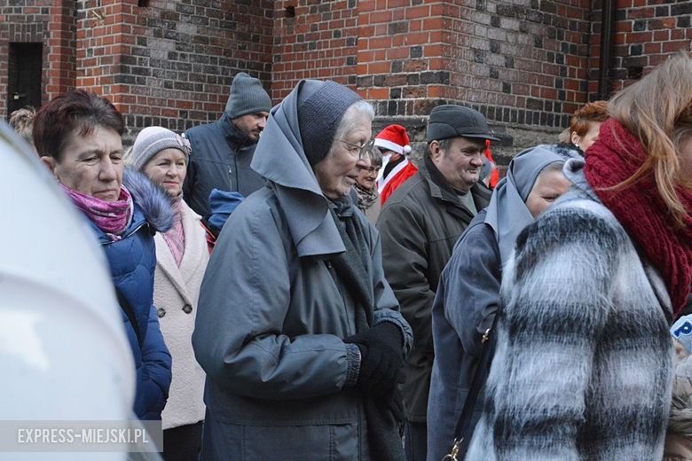 Motocykliści rozdawali dziś słodkości mieszkańcom