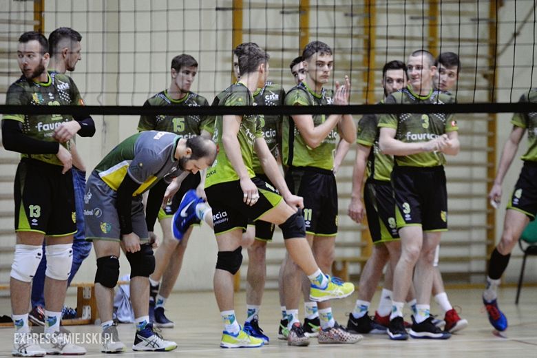 LZS Fiuka Średzianin vs TS Faurecia Volley Jelcz-Laskowice