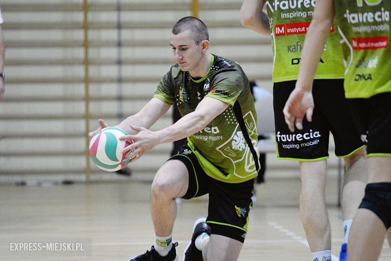 LZS Fiuka Średzianin vs TS Faurecia Volley Jelcz-Laskowice