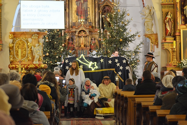 Jasełka w kościele w Krynicznie