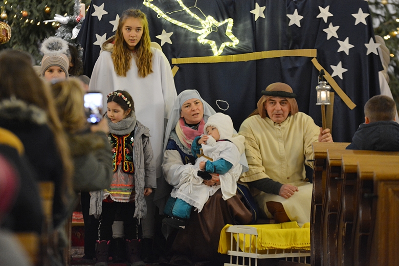 Jasełka w kościele w Krynicznie