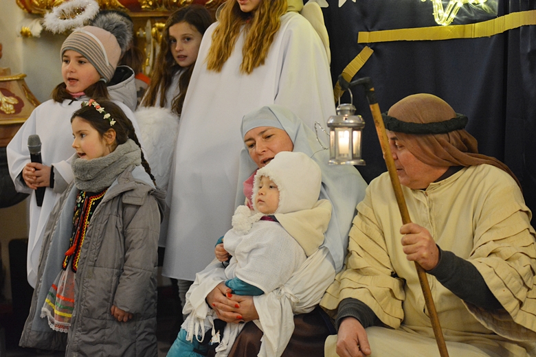 Jasełka w kościele w Krynicznie