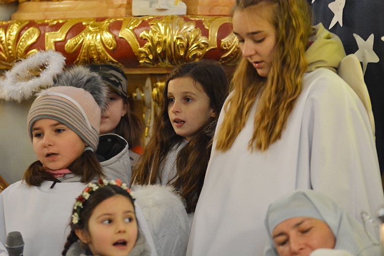 Jasełka w kościele w Krynicznie