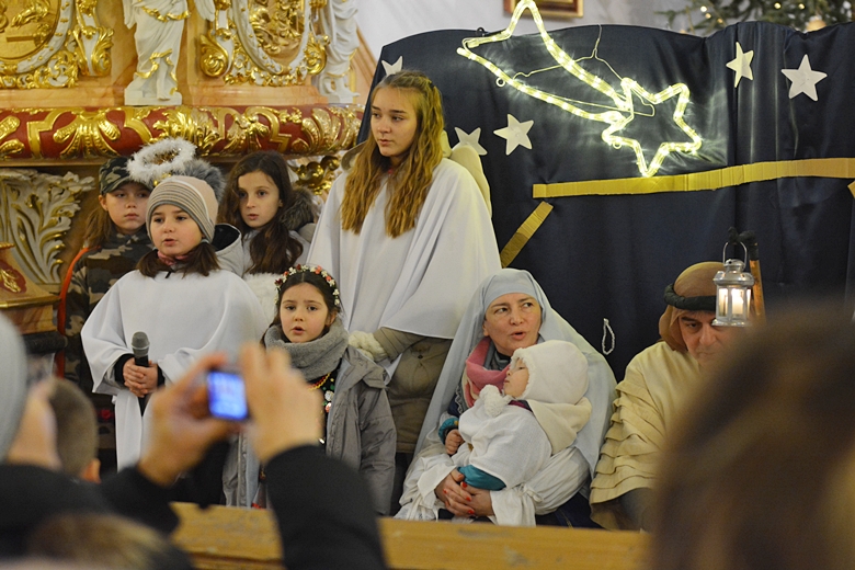 Jasełka w kościele w Krynicznie