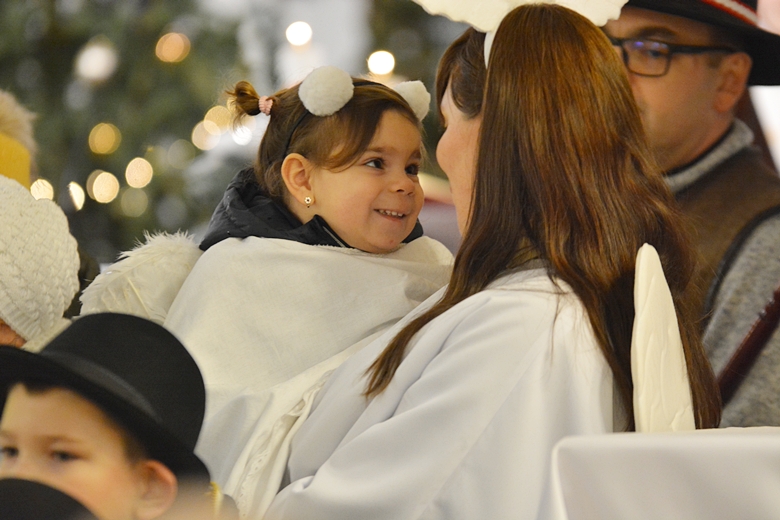Jasełka w kościele w Krynicznie
