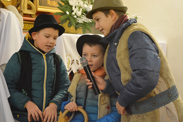 Jasełka w kościele w Krynicznie