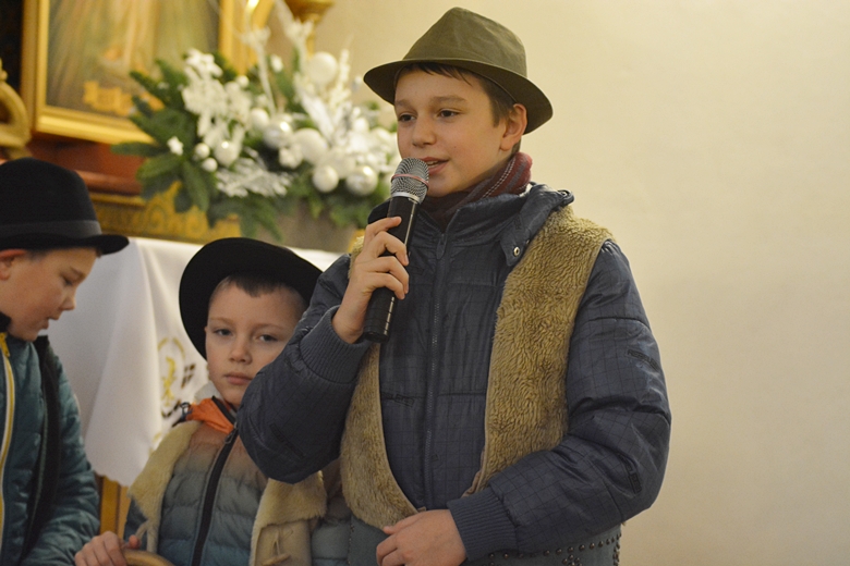 Jasełka w kościele w Krynicznie