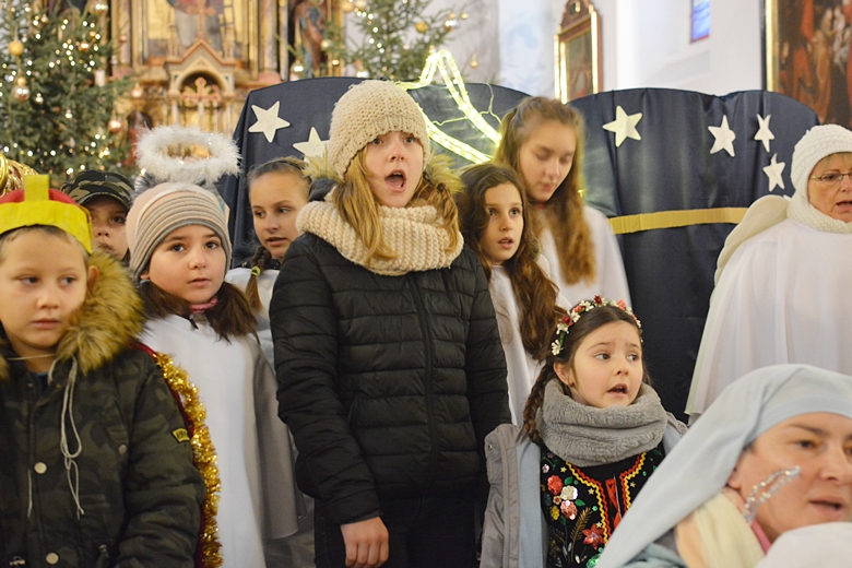 Jasełka w kościele w Krynicznie