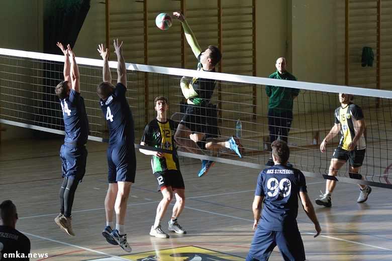 LZS Fiuka Średzianin vs AKS Strzegom 