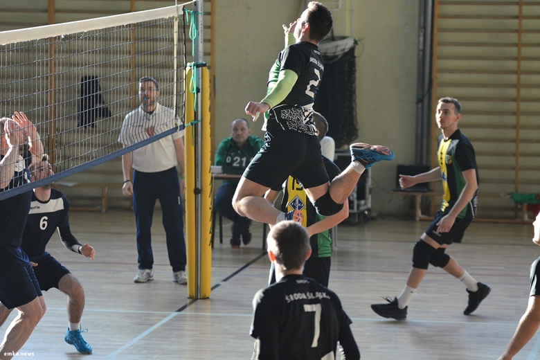  LZS Fiuka Średzianin vs AKS Strzegom 